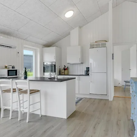 Holiday home 4 Bedroom Stunning In