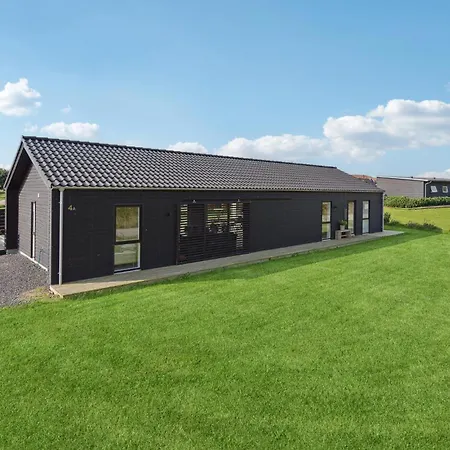 4 Bedroom Stunning In Holiday home Haderslev