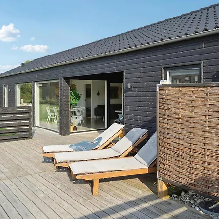 Holiday home 4 Bedroom Stunning In